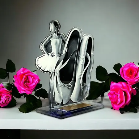 Akrylátová trofej AWF M06 | Balet Výška cm: 15,5 - Šířka cm: 14,5 - zlatá