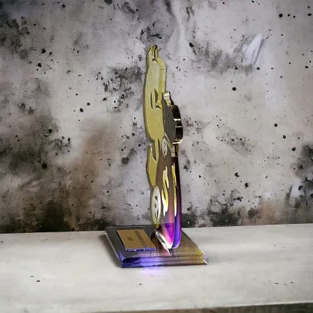 Akrylátová trofej AWF M07 Výška cm: 19,5 - Šířka cm: 18,5 - bronzová