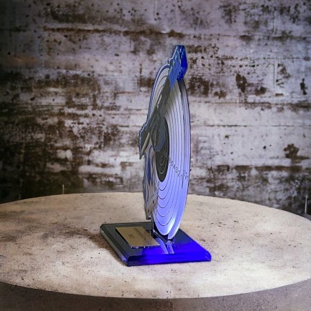 Akrylátová trofej AWF M28 Výška cm: 19,5 - Šířka cm: 18,5 - stříbrná