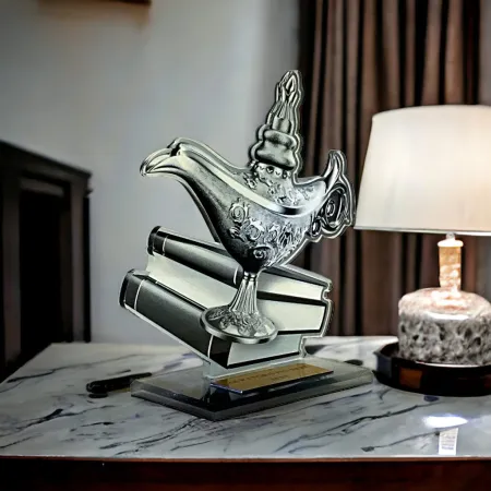 Akrylátová trofej AWF M34 | Quiz Výška cm: 21,5 - Šířka cm: 20,5 - zlatá