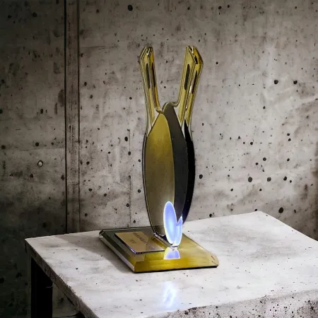 Akrylátová trofej AWF M47 | Stolní tenis Výška cm: 13,5 - Šířka cm: 12,5 - stříbrná