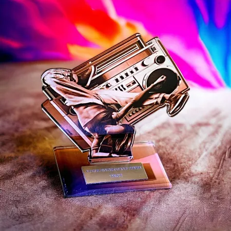 Akrylátová trofej AWF M52 | Tanec Výška cm: 15,5 - Šířka cm: 14,5 - bronzová