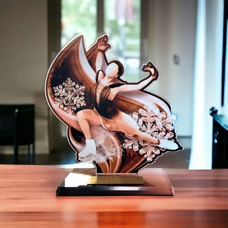 Akrylátová trofej AWF M74 | Krasobruslení Výška cm: 21,5 - Šířka cm: 20,5 - stříbrná