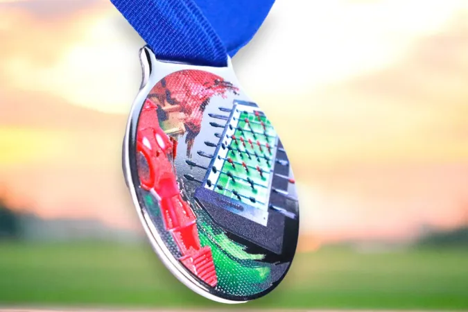 Medaile MDLMIDM28 | Stolni fotbal Barva: stříbro, Stuha: ST2