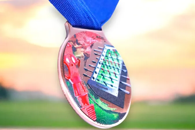 Medaile MDLMIDM28 | Stolni fotbal Barva: stříbro, Stuha: ST2