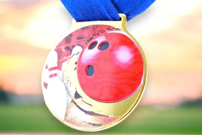 Medaile MDLMIDM38 | Bowling Barva: stříbro, Stuha: ST14