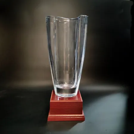 Skleněná trofej SMILE 280 na podstavci