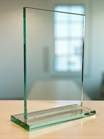 Skleněná trofej CR202501 Výška cm: 18,5