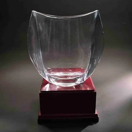 Skleněná trofej ORBIT 325 na podstavci